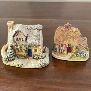 Lilliput Lane 1992 “Cranberry Cottage” 1997 “Granny’s Bonnet” Christmas England